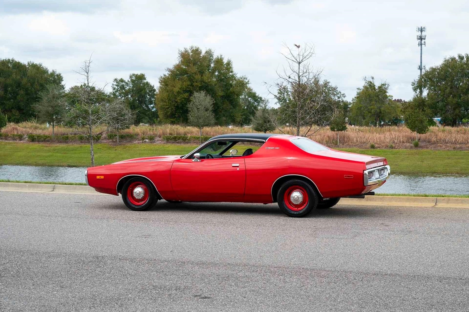 Dodge-Charger-1972-2-Door-6
