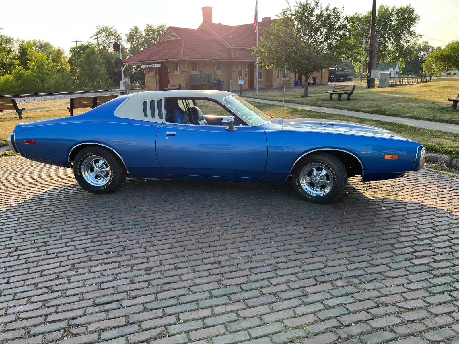 Dodge-Charger-1973-2