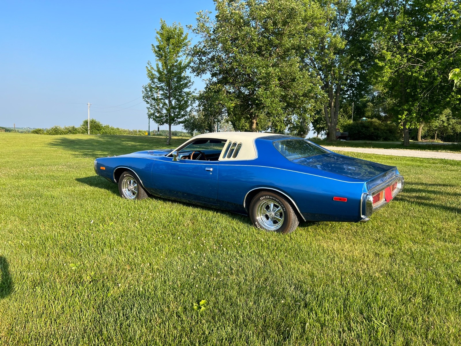 Dodge-Charger-1973-4
