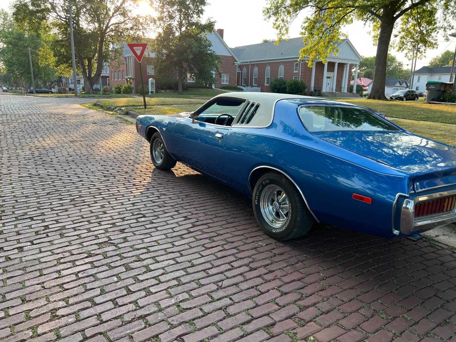 Dodge-Charger-1973-6