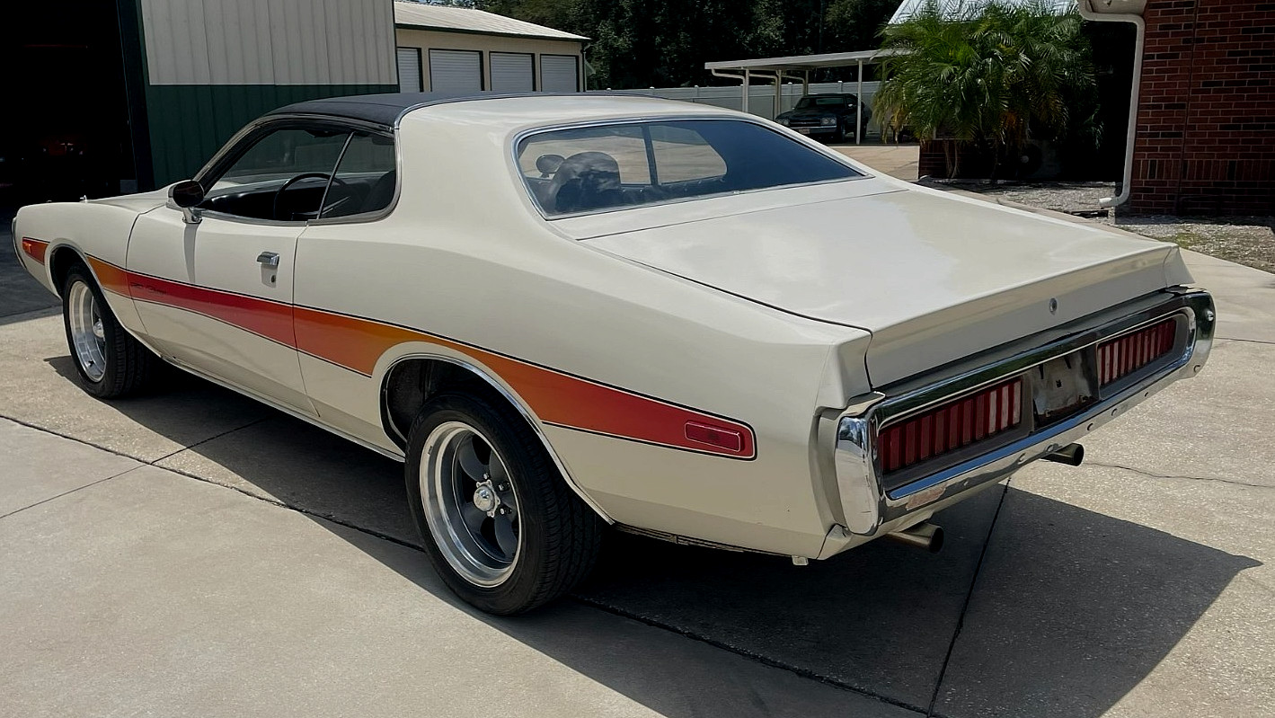 Dodge-Charger-1973-Coupe-3