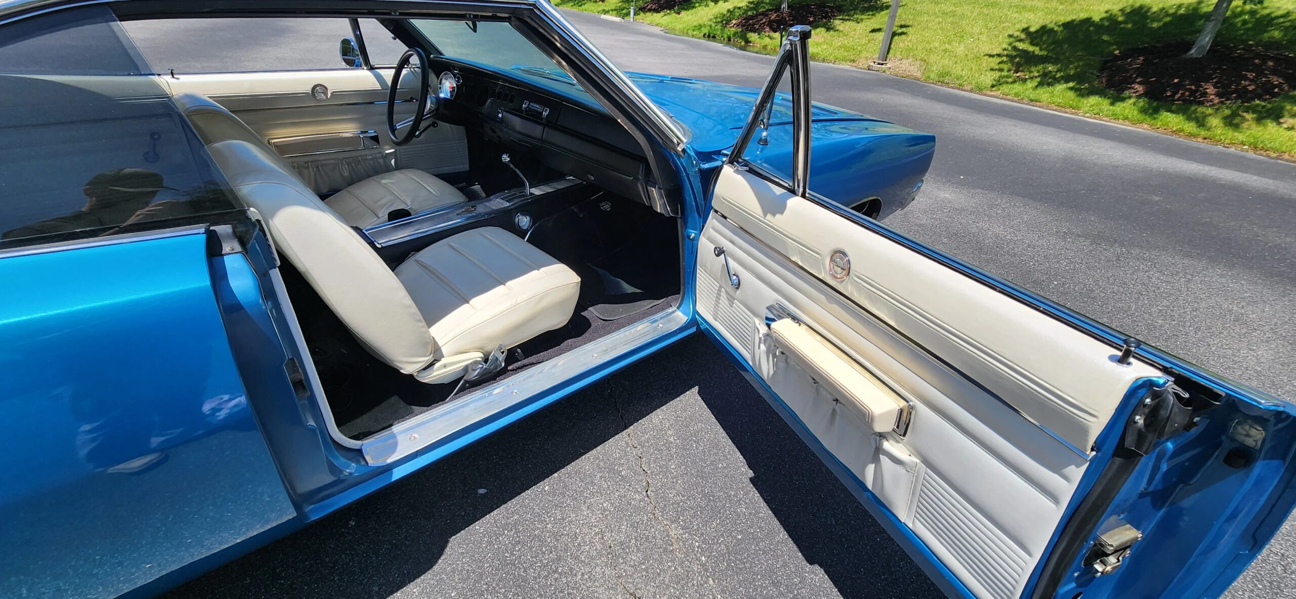 Dodge-Charger-rt-1968-Blue-White-5