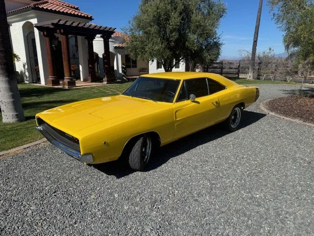 Dodge-Charger-rt-1968-Yellow-Black-1