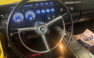 Dodge-Charger-rt-1968-Yellow-Black-11