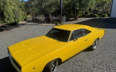 Dodge-Charger-rt-1968-Yellow-Black