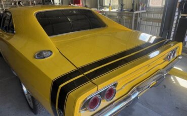 Dodge-Charger-rt-1968-Yellow-Black-6