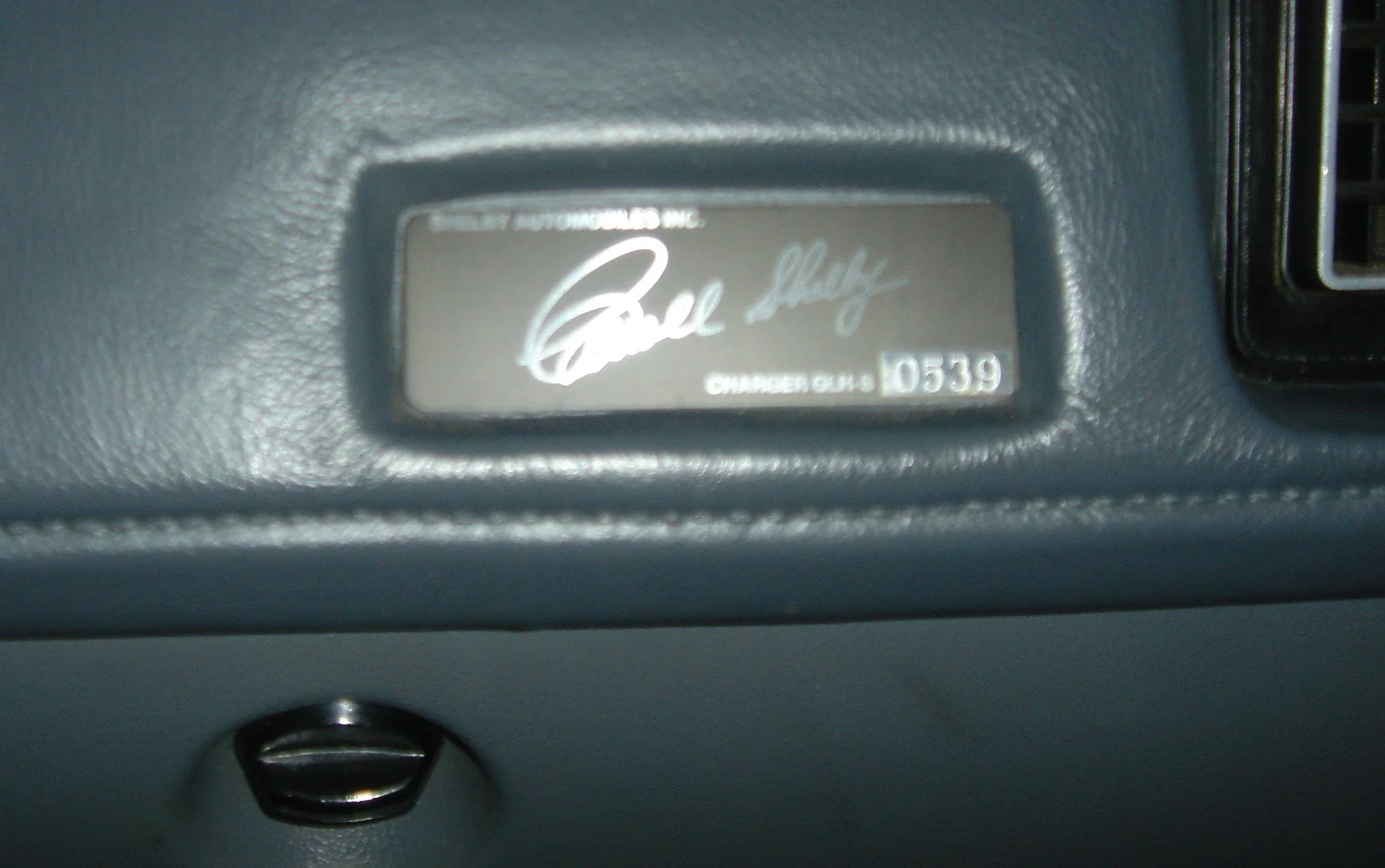 Dodge-Charger-shelby-1987-Black-Gray-18