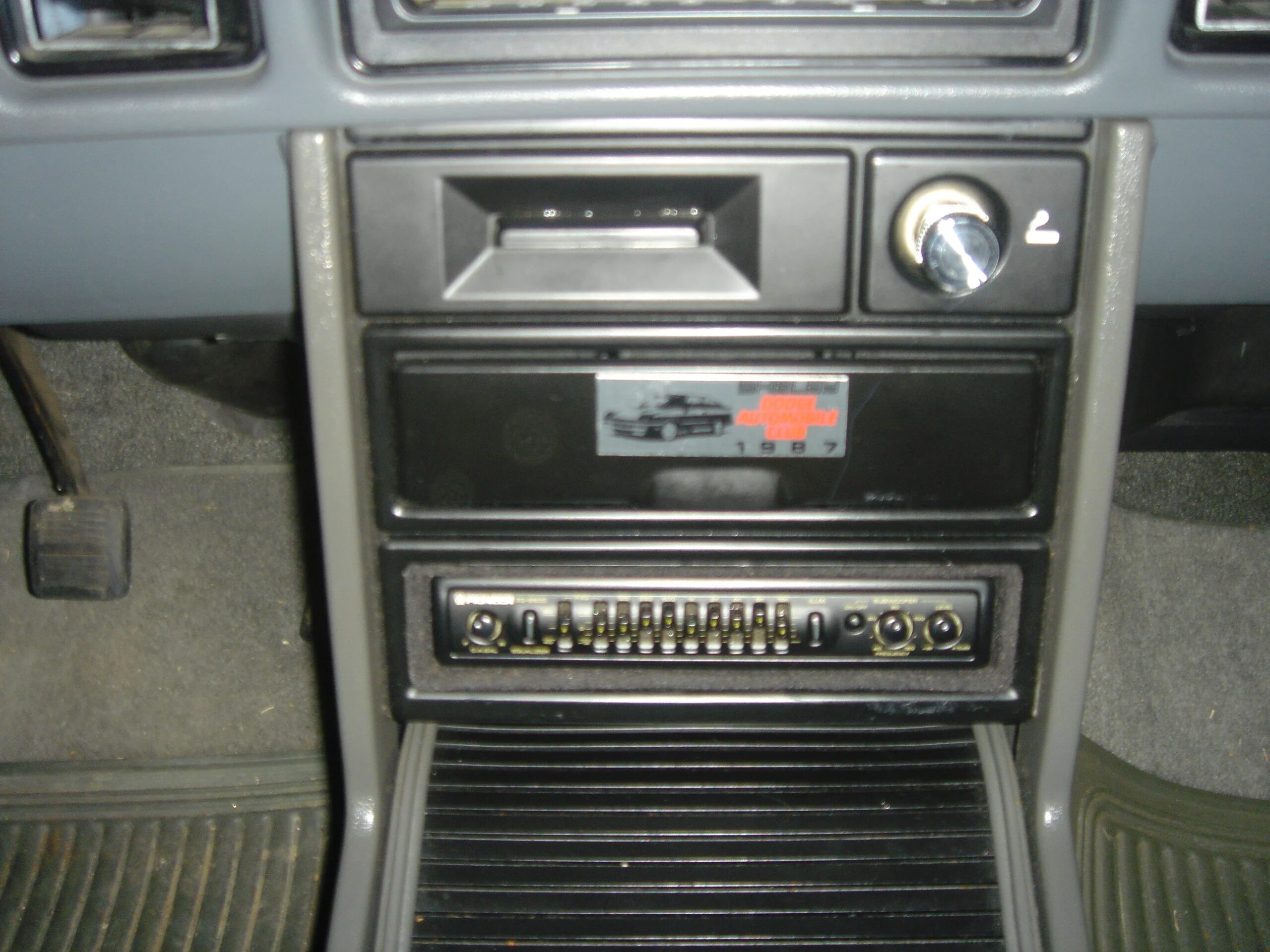 Dodge-Charger-shelby-1987-Black-Gray-19