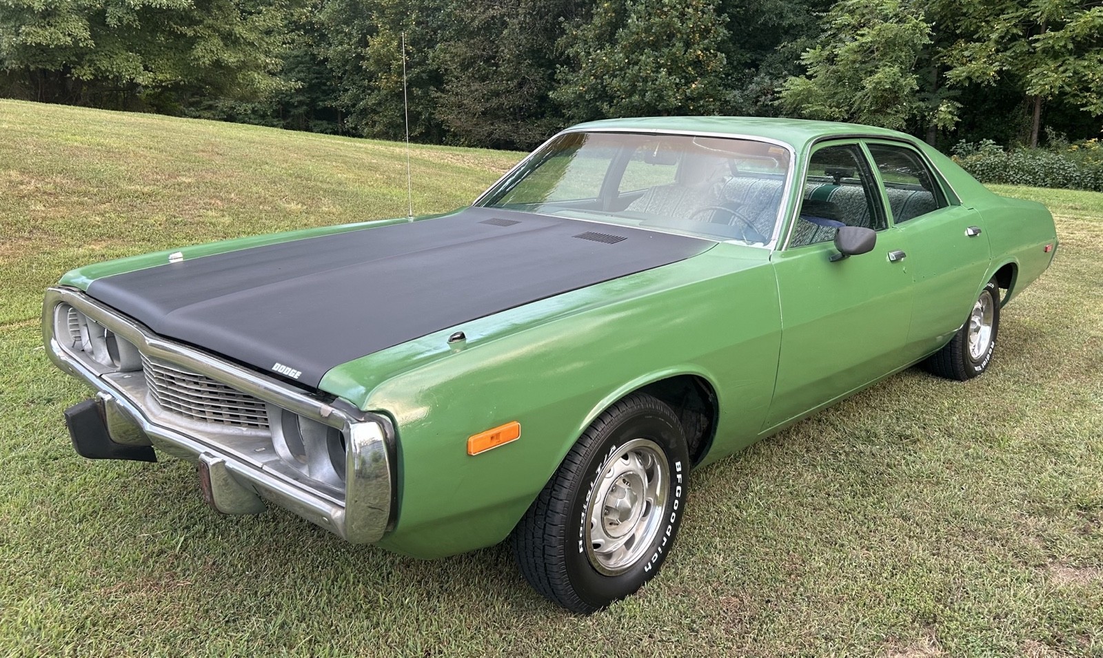 Dodge-Coronet-1973-Sedan