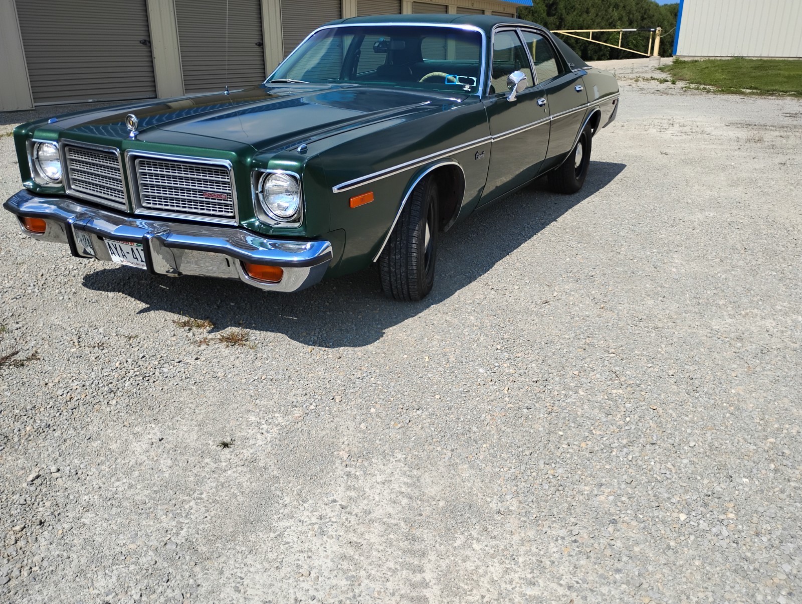 Dodge-Coronet-1975-Coupe-2
