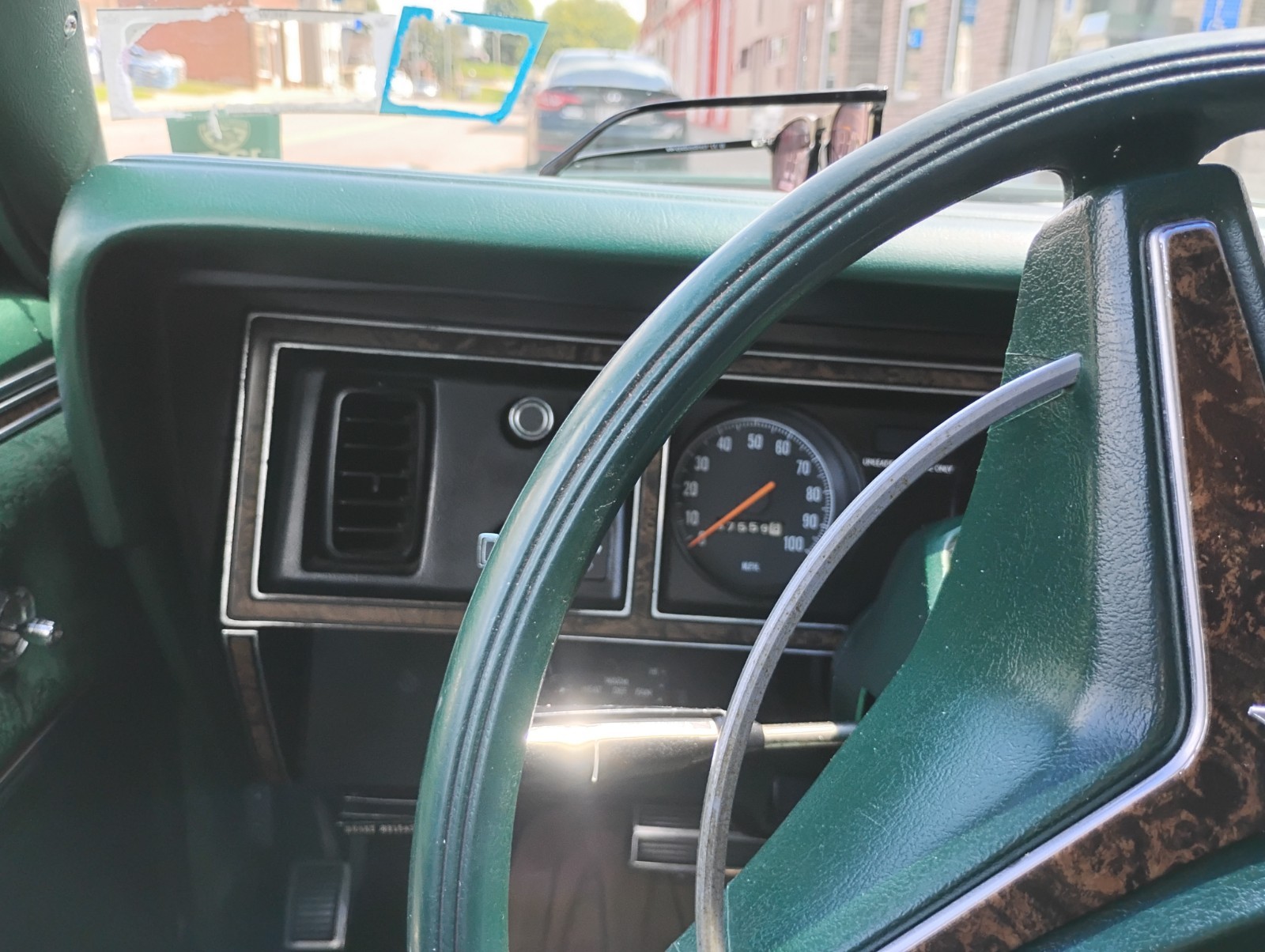 Dodge-Coronet-1975-Coupe-26