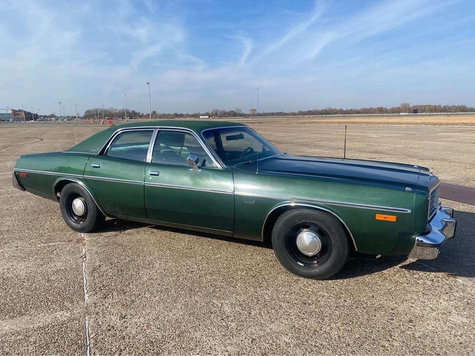 Dodge-Coronet-1975-Coupe-5