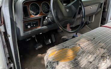 Dodge-D-Series-1984-12