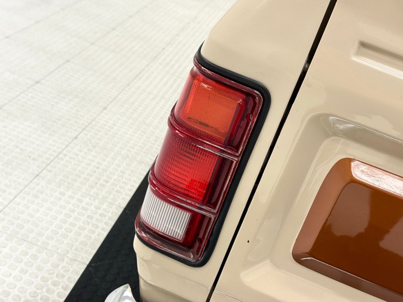 Dodge-D100-1984-Beige-Sand-Brown-11