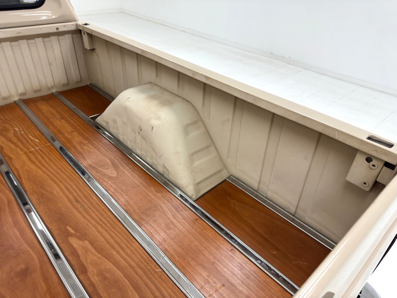 Dodge-D100-1984-Beige-Sand-Brown-17