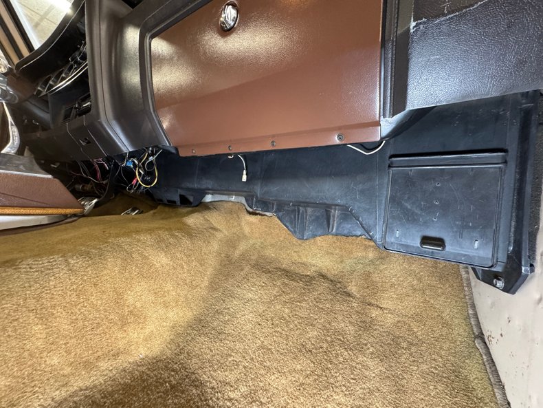Dodge-D100-1984-Beige-Sand-Brown-24