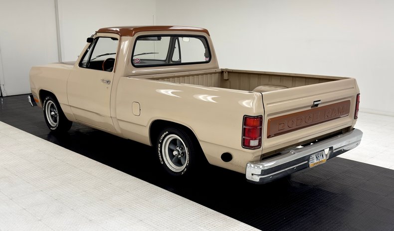 Dodge-D100-1984-Beige-Sand-Brown-32