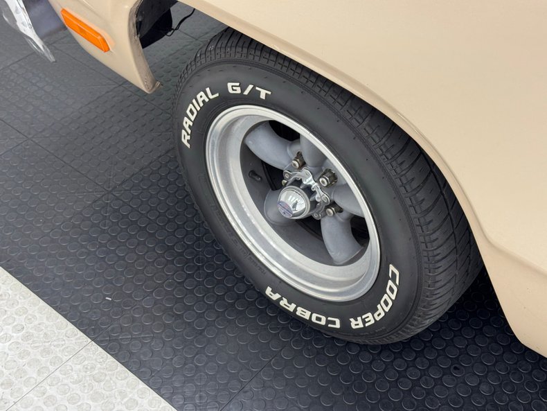 Dodge-D100-1984-Beige-Sand-Brown-35
