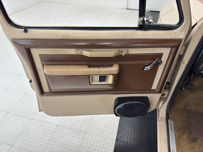 Dodge-D100-1984-Beige-Sand-Brown-39