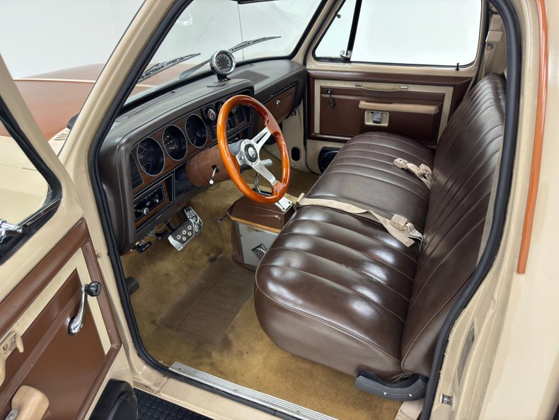 Dodge-D100-1984-Beige-Sand-Brown-42