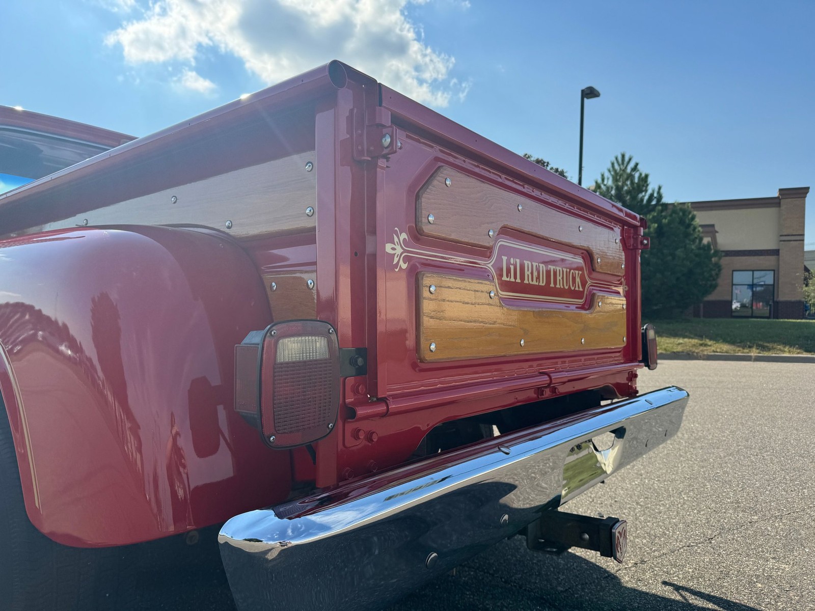 Dodge-D150-Lil-Red-Express-1979-Pickup-Truck-26