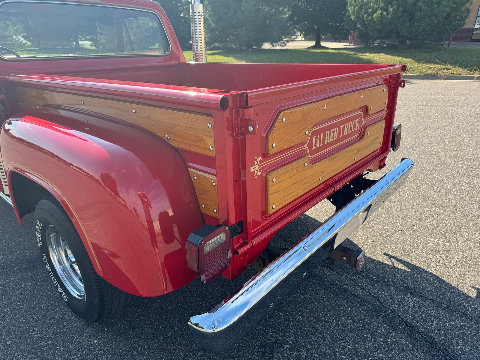 Dodge-D150-Lil-Red-Express-1979-Pickup-Truck-28