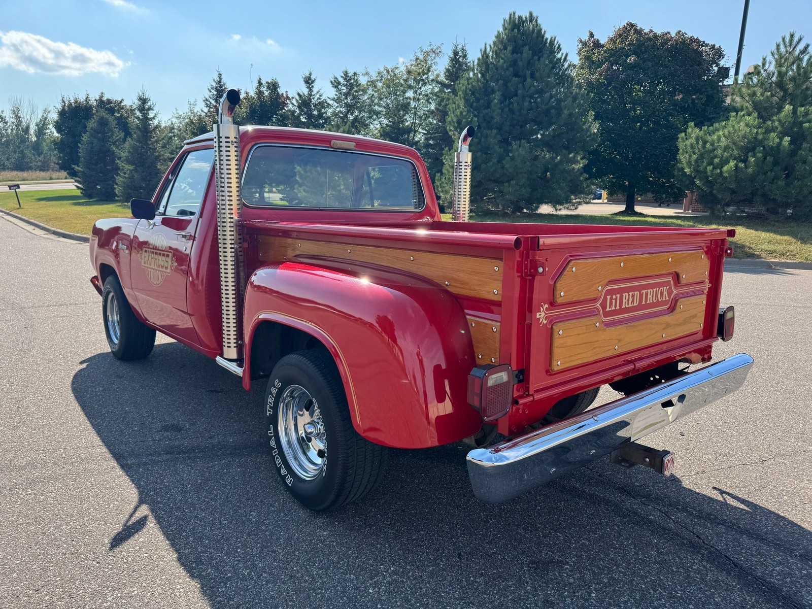 Dodge-D150-Lil-Red-Express-1979-Pickup-Truck-5