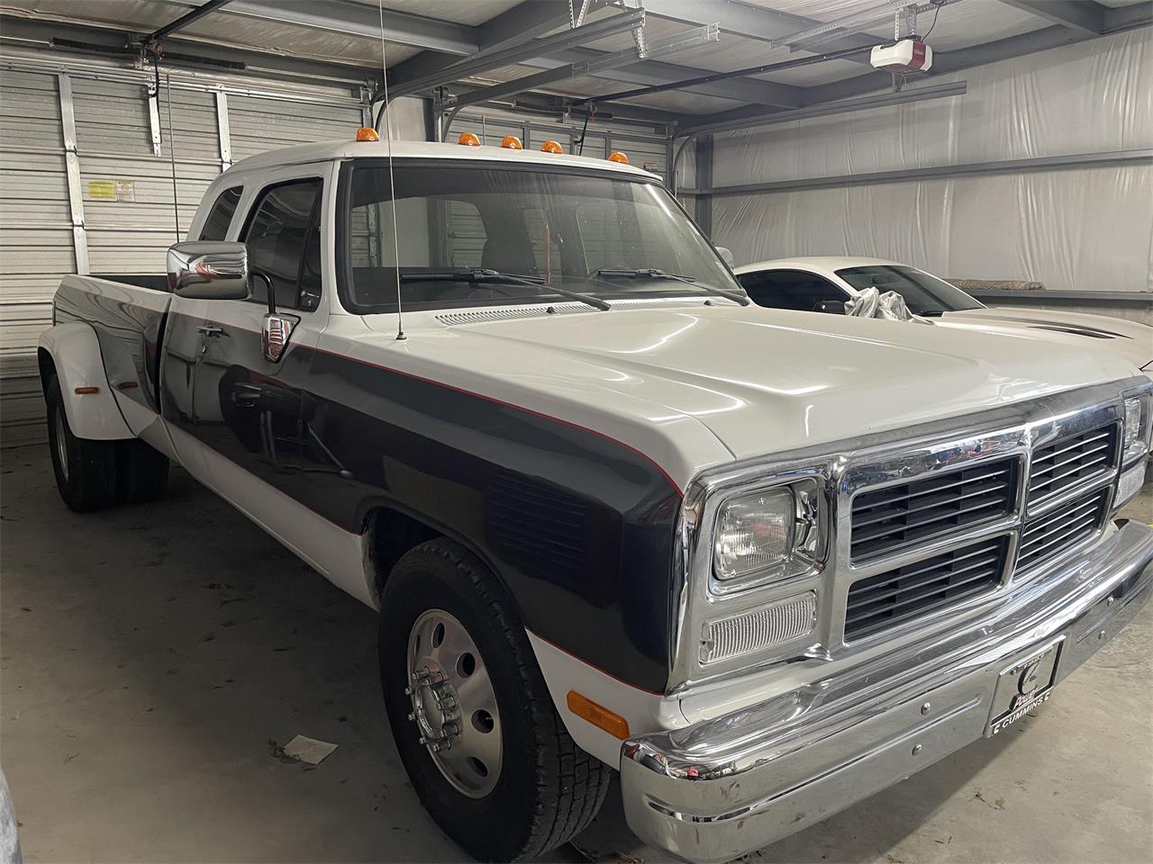 Dodge-D350-1993-WhiteGray-Gray-7