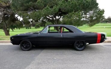 Dodge-Dart-gts-1968-Black-Red