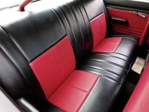 Dodge-Dart-gts-1968-Black-Red-4