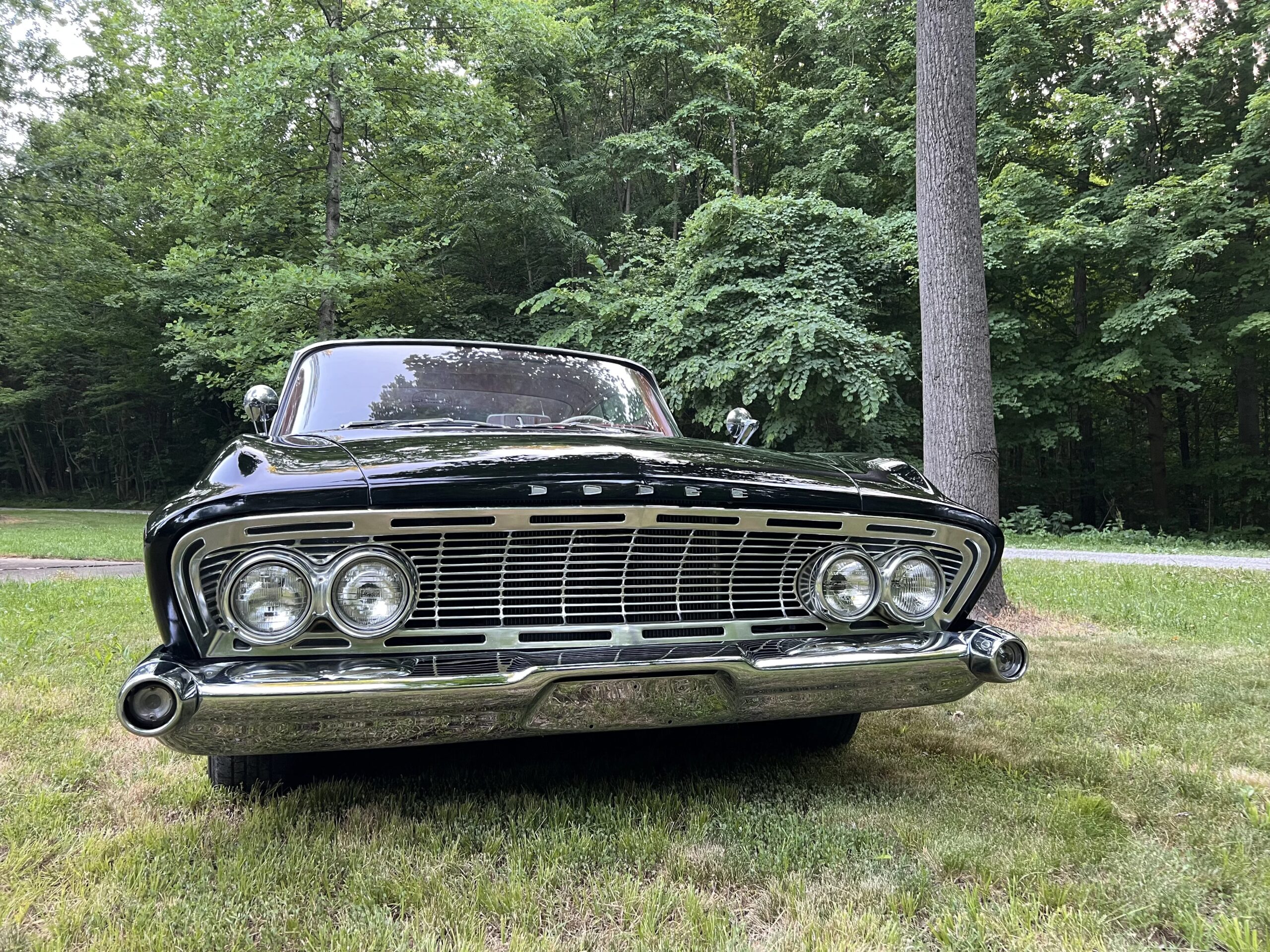 Dodge-Dart-phoenix-1961-Black-Red-1