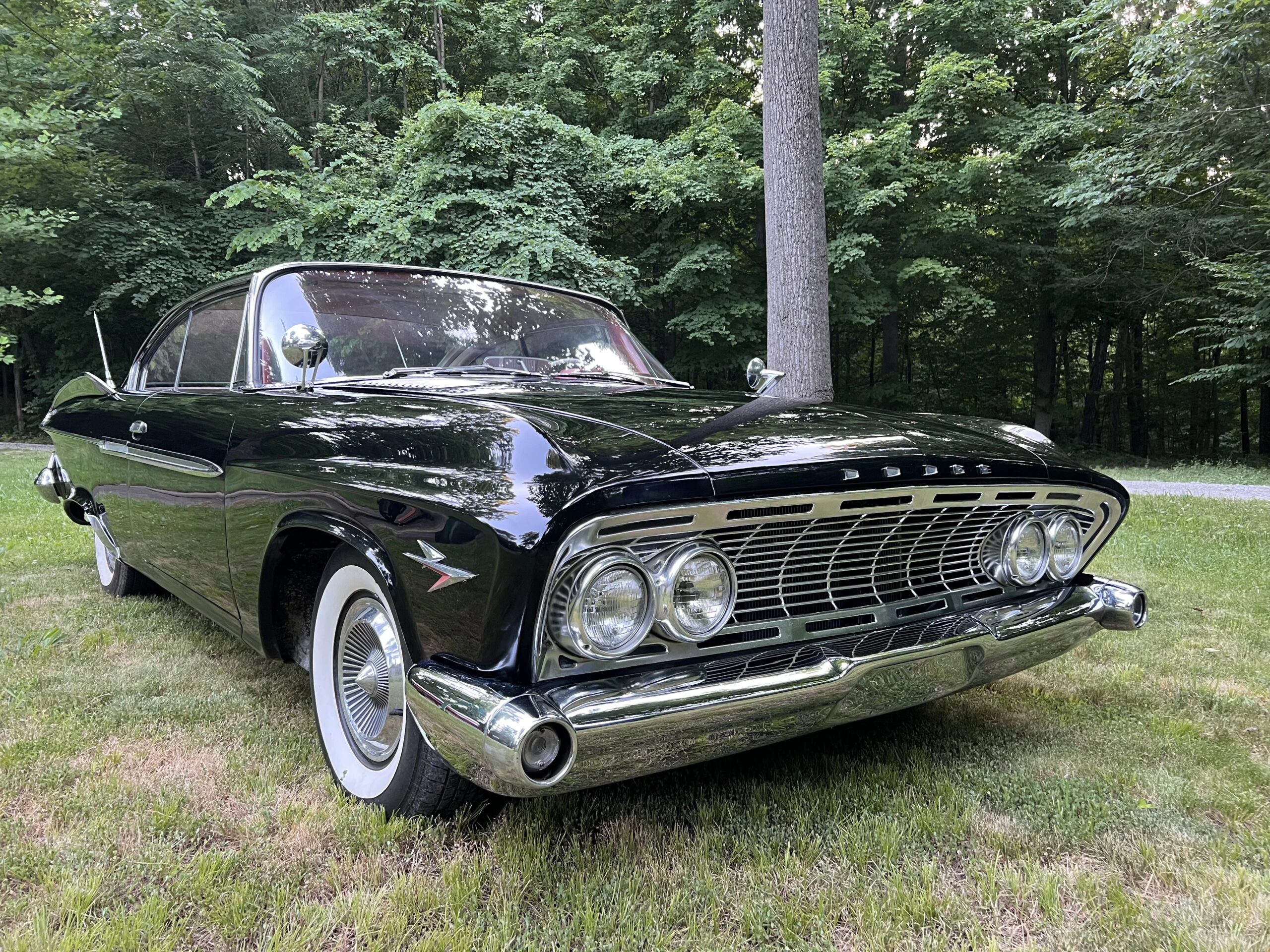 Dodge-Dart-phoenix-1961-Black-Red-17