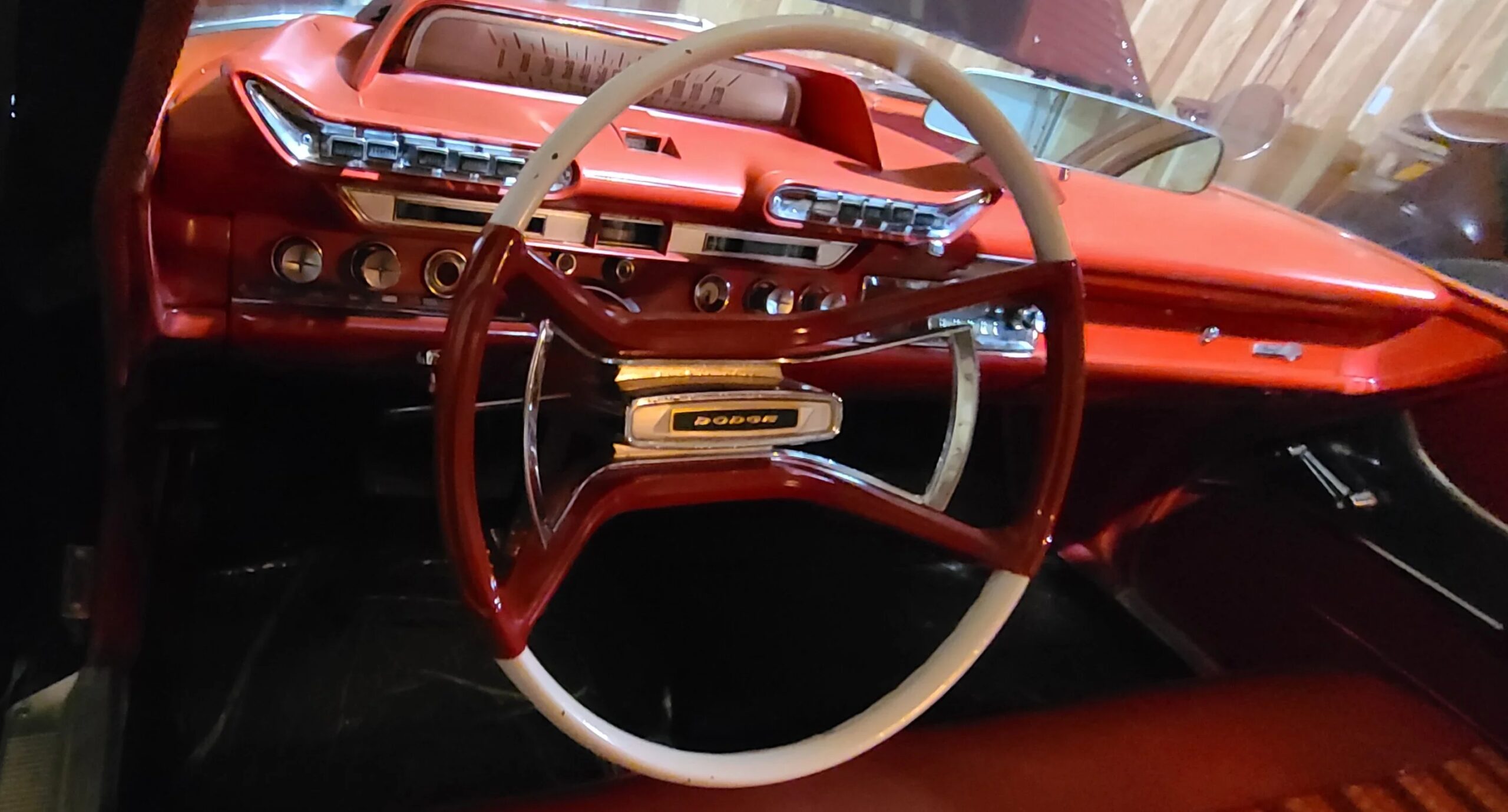 Dodge-Dart-phoenix-1961-Black-Red-9