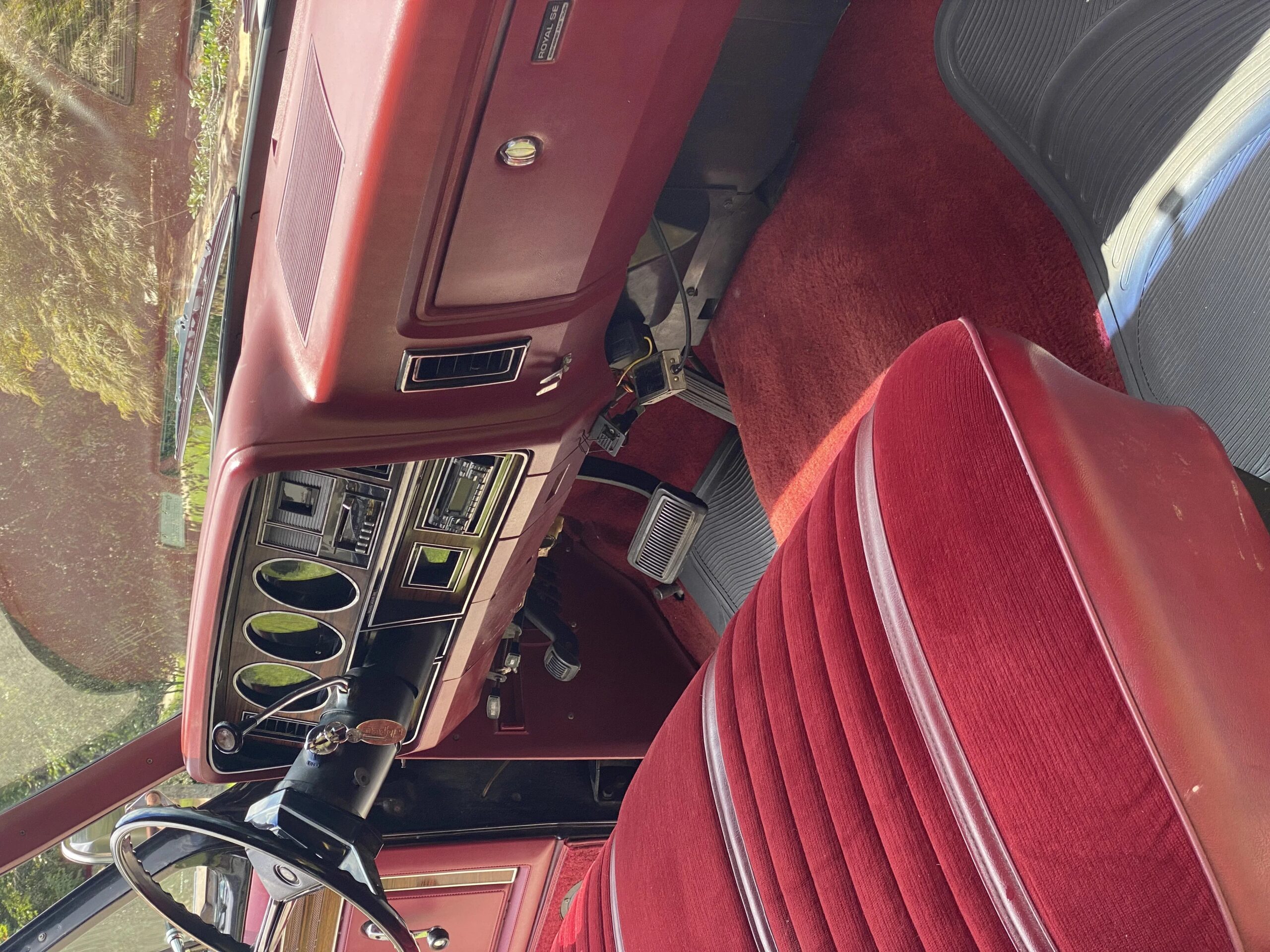Dodge-Dw-truck-2wd-club-cab-d-150-1982-Black-Burgundy-13