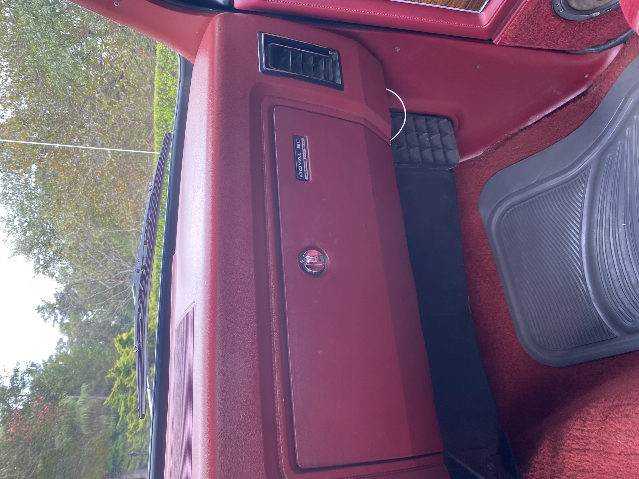 Dodge-Dw-truck-2wd-club-cab-d-150-1982-Black-Burgundy-23