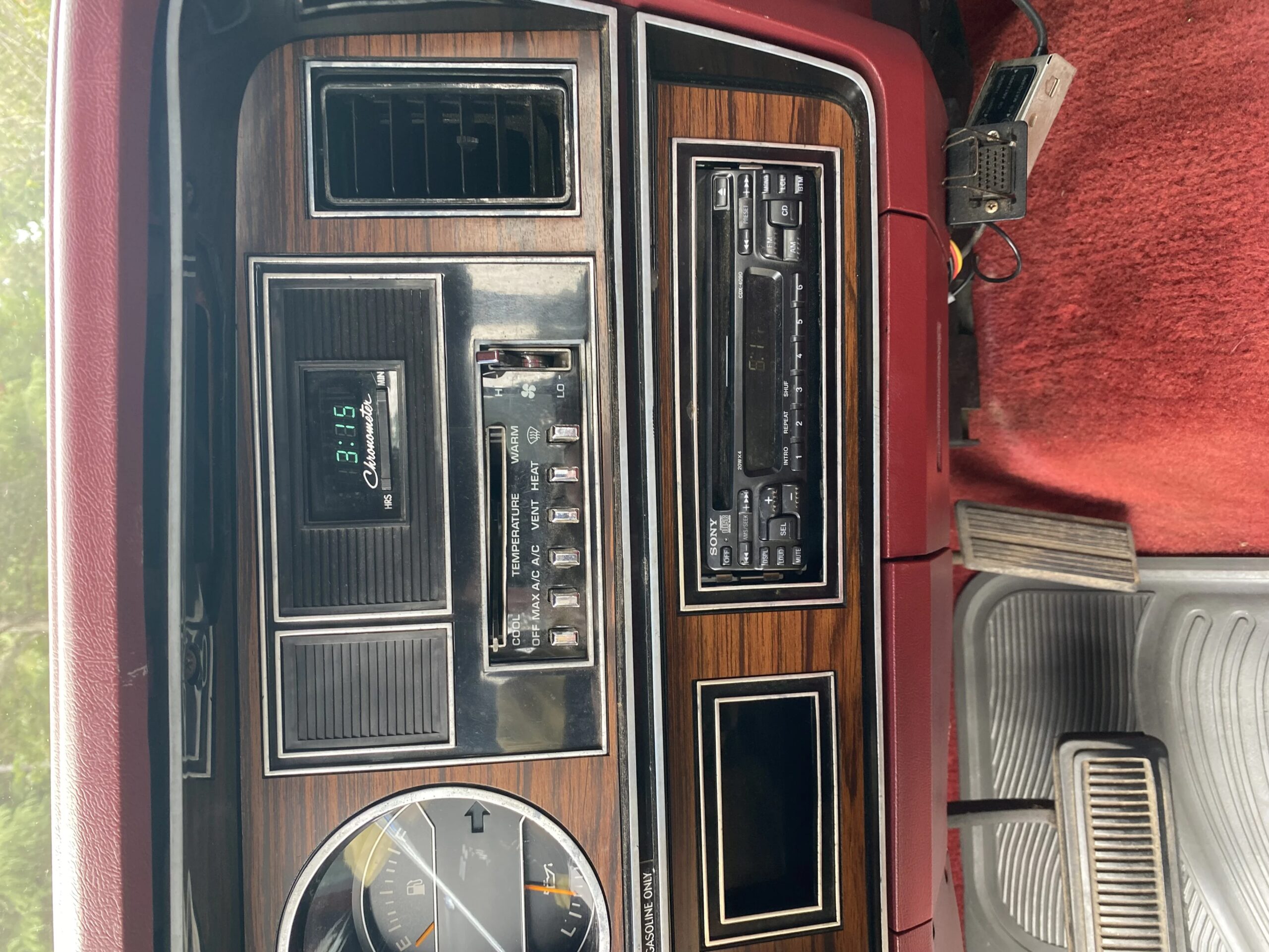 Dodge-Dw-truck-2wd-club-cab-d-150-1982-Black-Burgundy-4