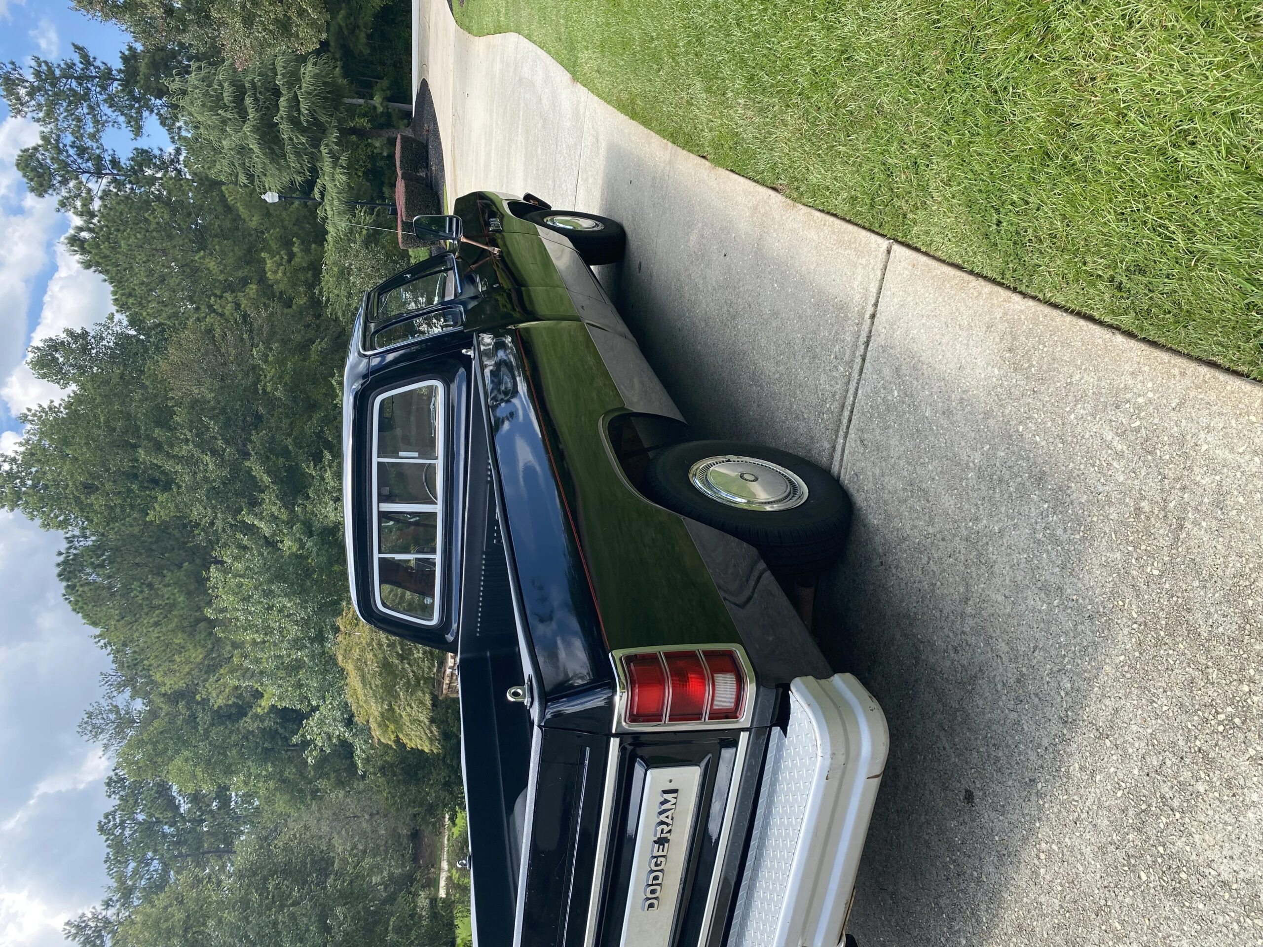 Dodge-Dw-truck-2wd-club-cab-d-150-1982-Black-Burgundy-7