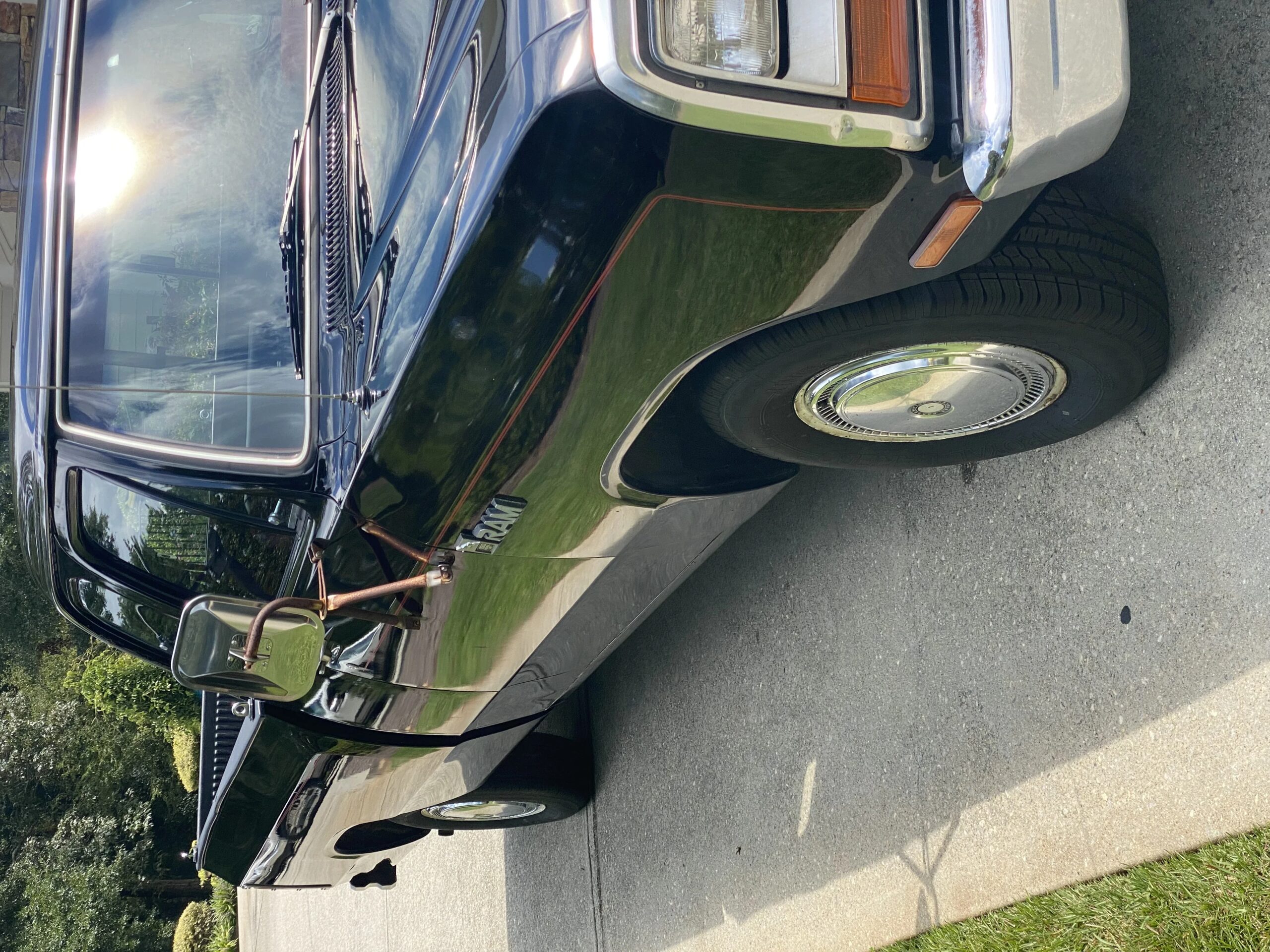Dodge-Dw-truck-2wd-club-cab-d-150-1982-Black-Burgundy-9