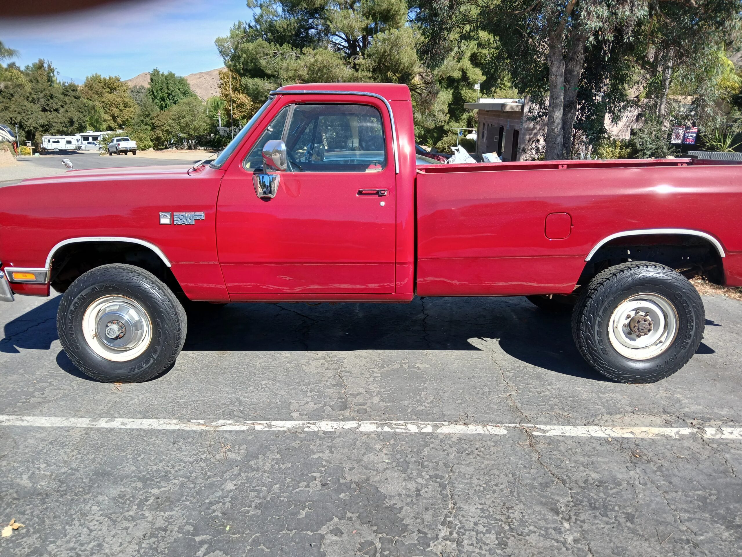 Dodge-Dw-truck-4x4-regular-cab-1989-Red-Tan-2