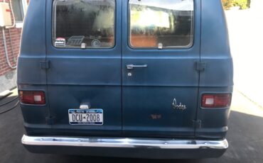 Dodge-E-Series-Van-1973-Van-3