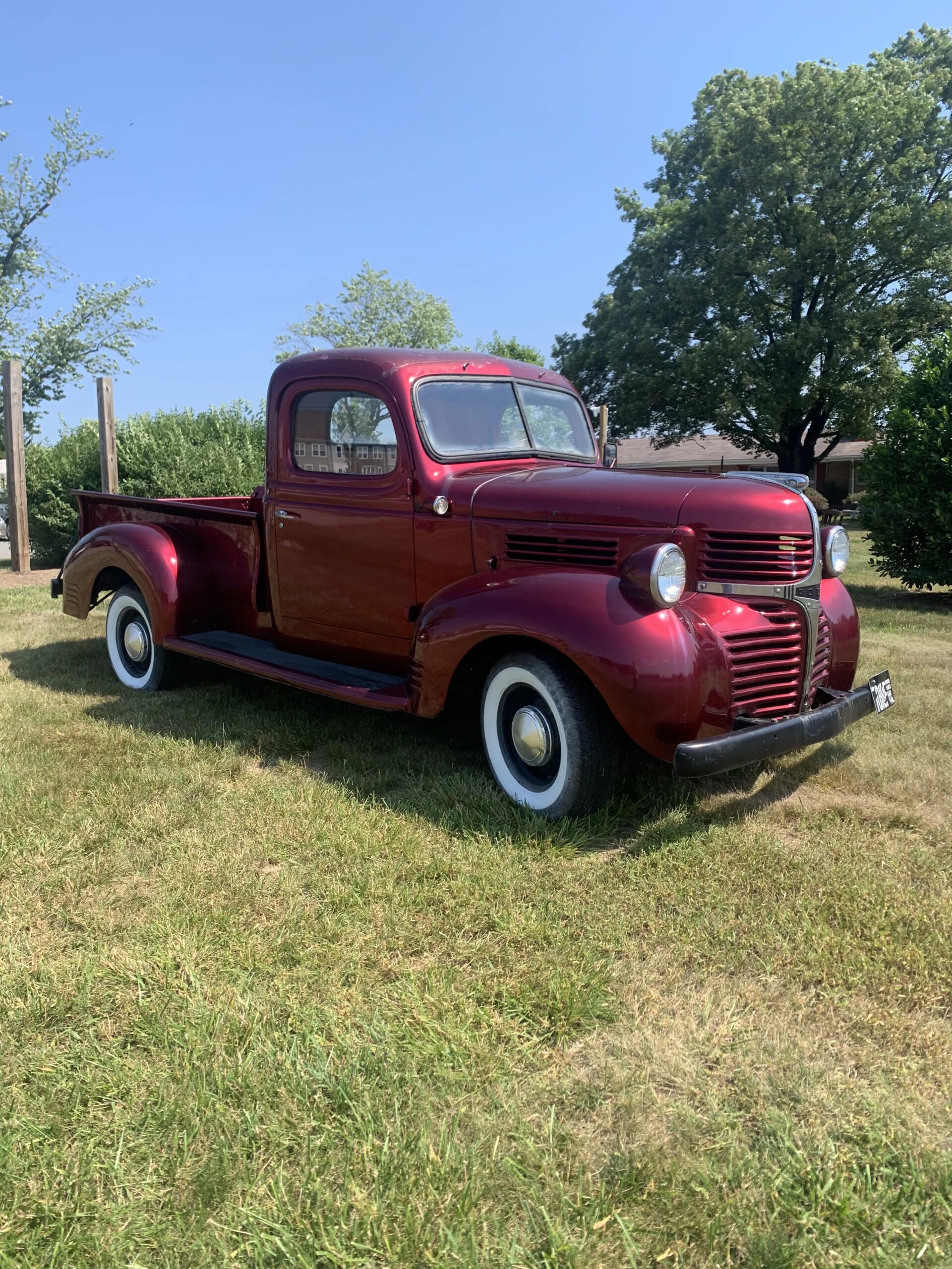 Dodge-Model-wc-1941-Red-Brown-1