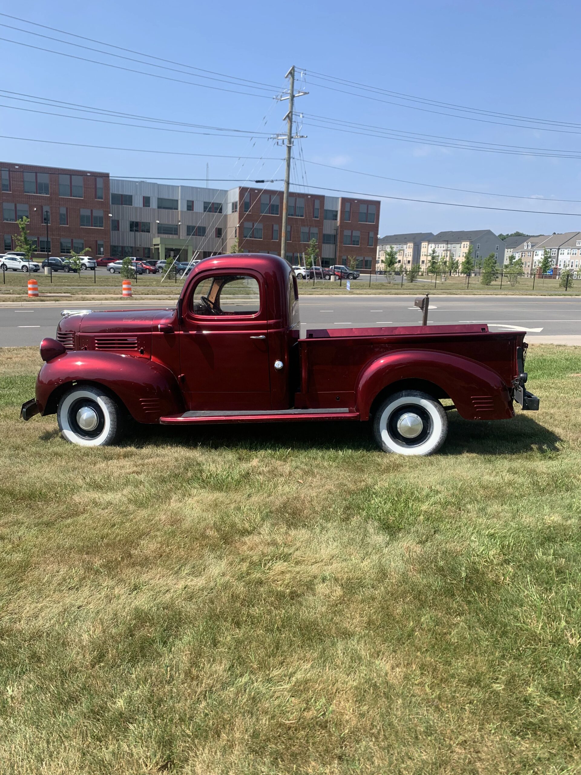 Dodge-Model-wc-1941-Red-Brown-10