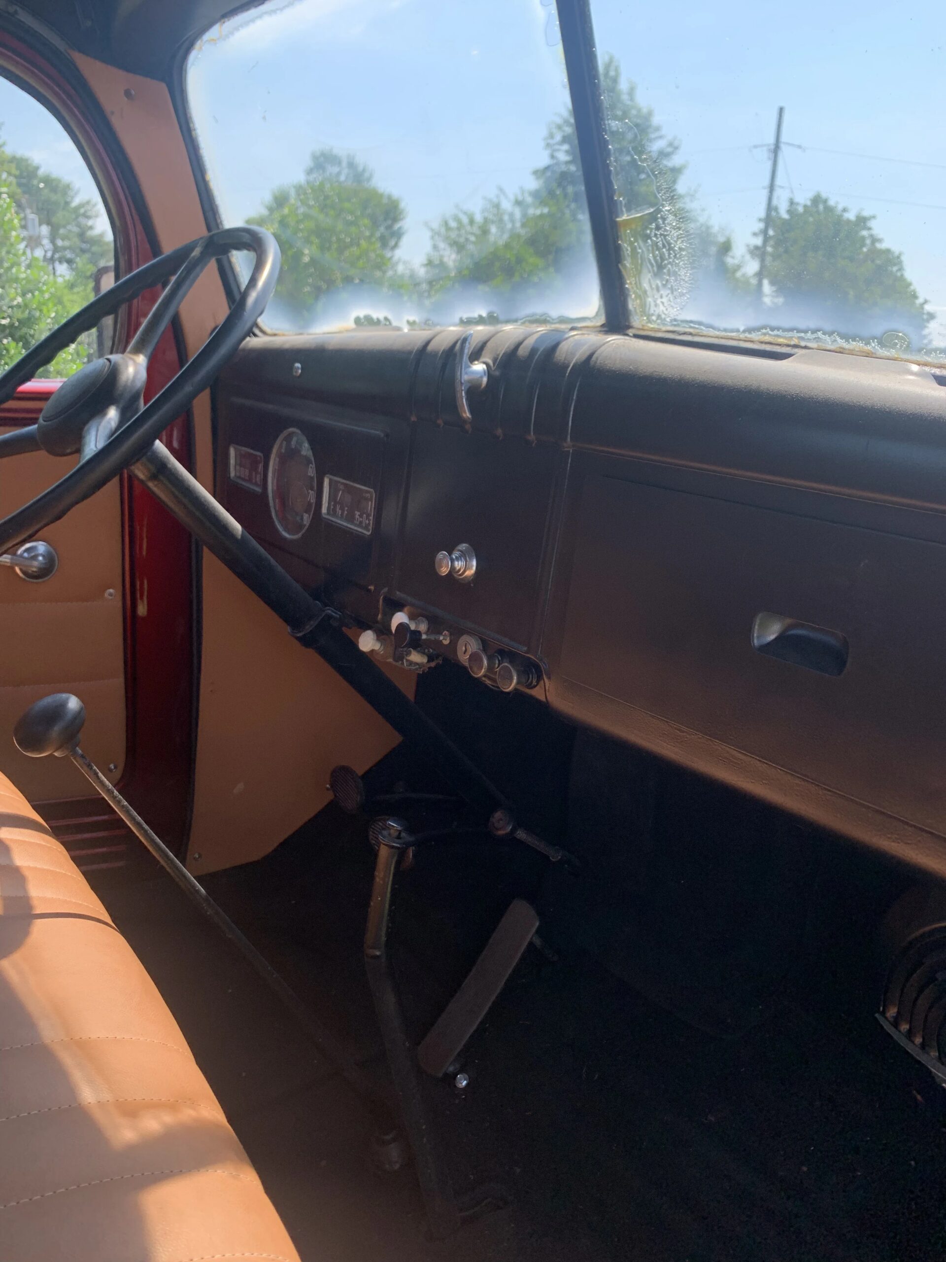 Dodge-Model-wc-1941-Red-Brown-24