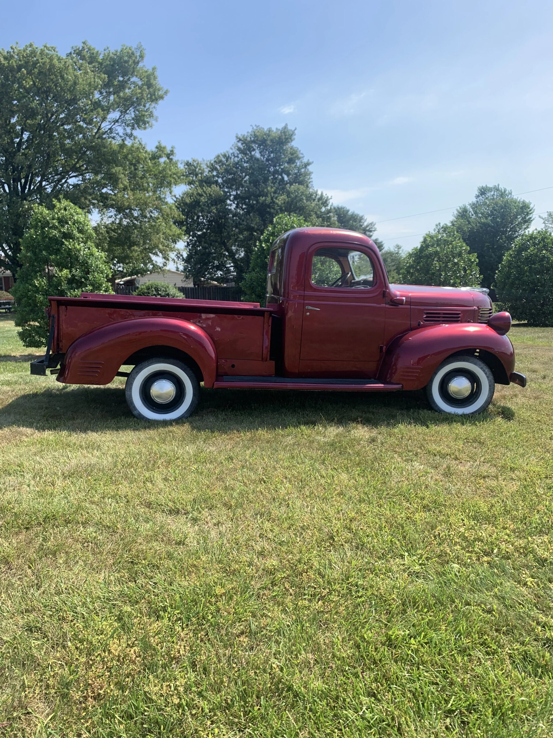 Dodge-Model-wc-1941-Red-Brown-4