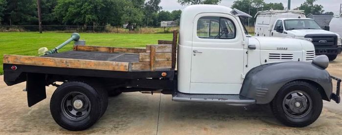 Dodge-Other-1947-White-Gray-8