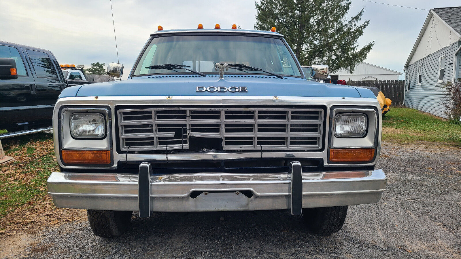 Dodge-Other-Pickups-1985-Pickup-Truck-3