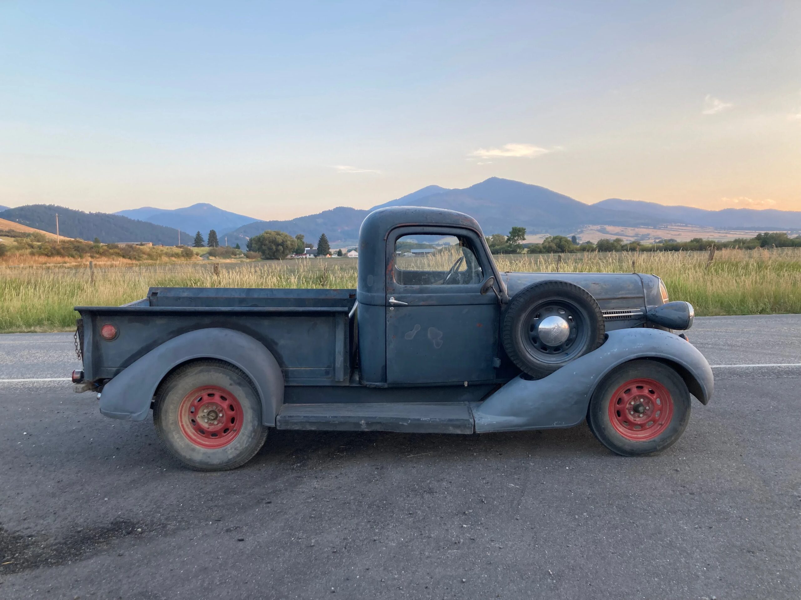 Dodge-Pickup-1936-Gray-10