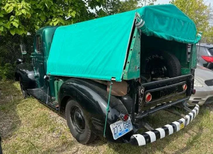 Dodge-Pickup-1946-Black-Green-9