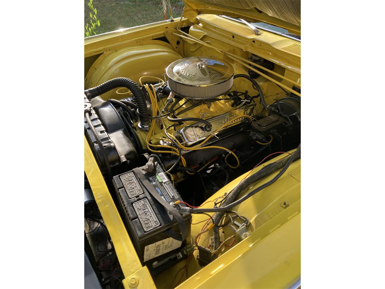 Dodge-Polara-1968-Yellow-Yellow-black-10