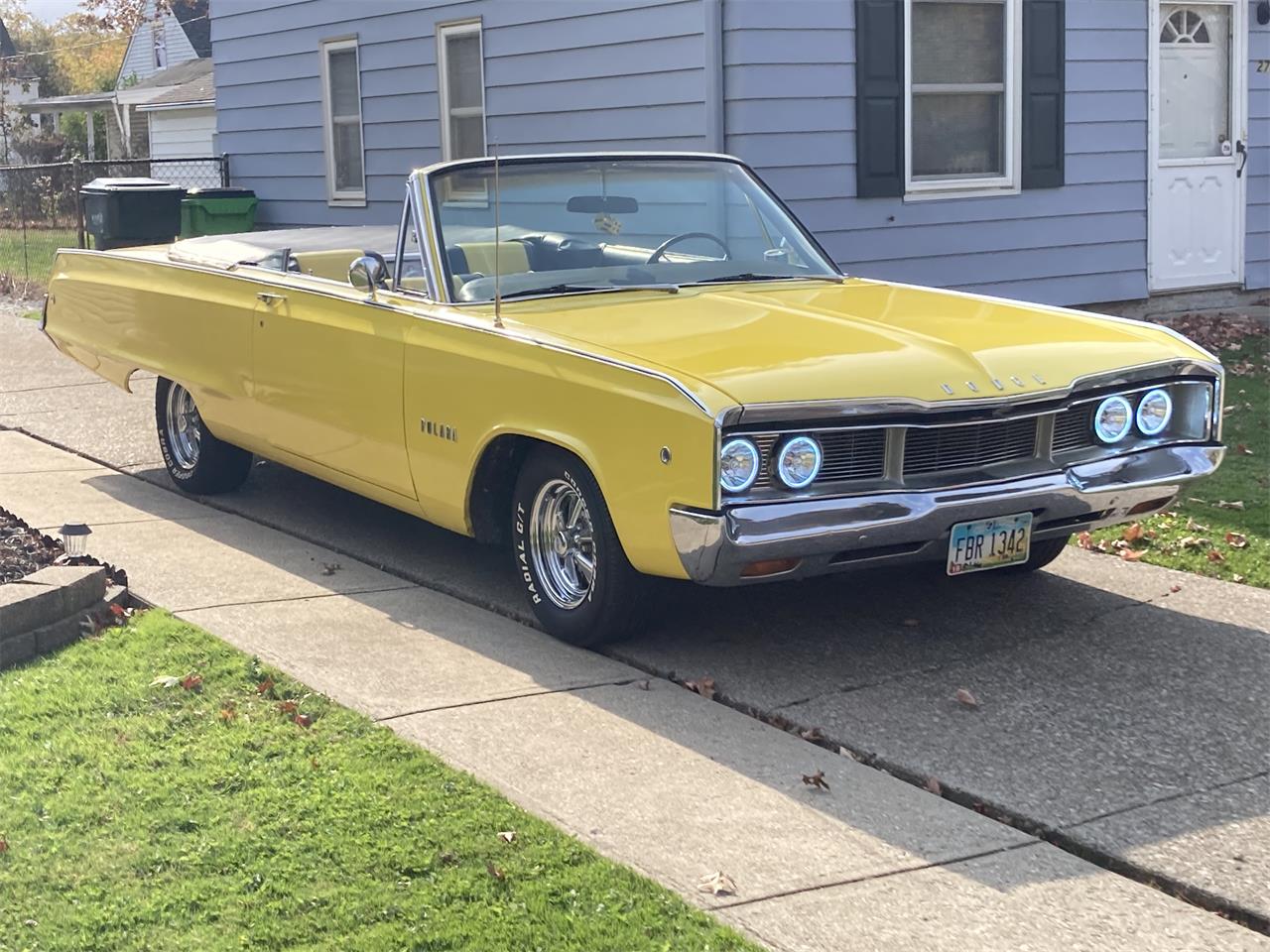 Dodge-Polara-1968-Yellow-Yellow-black-12